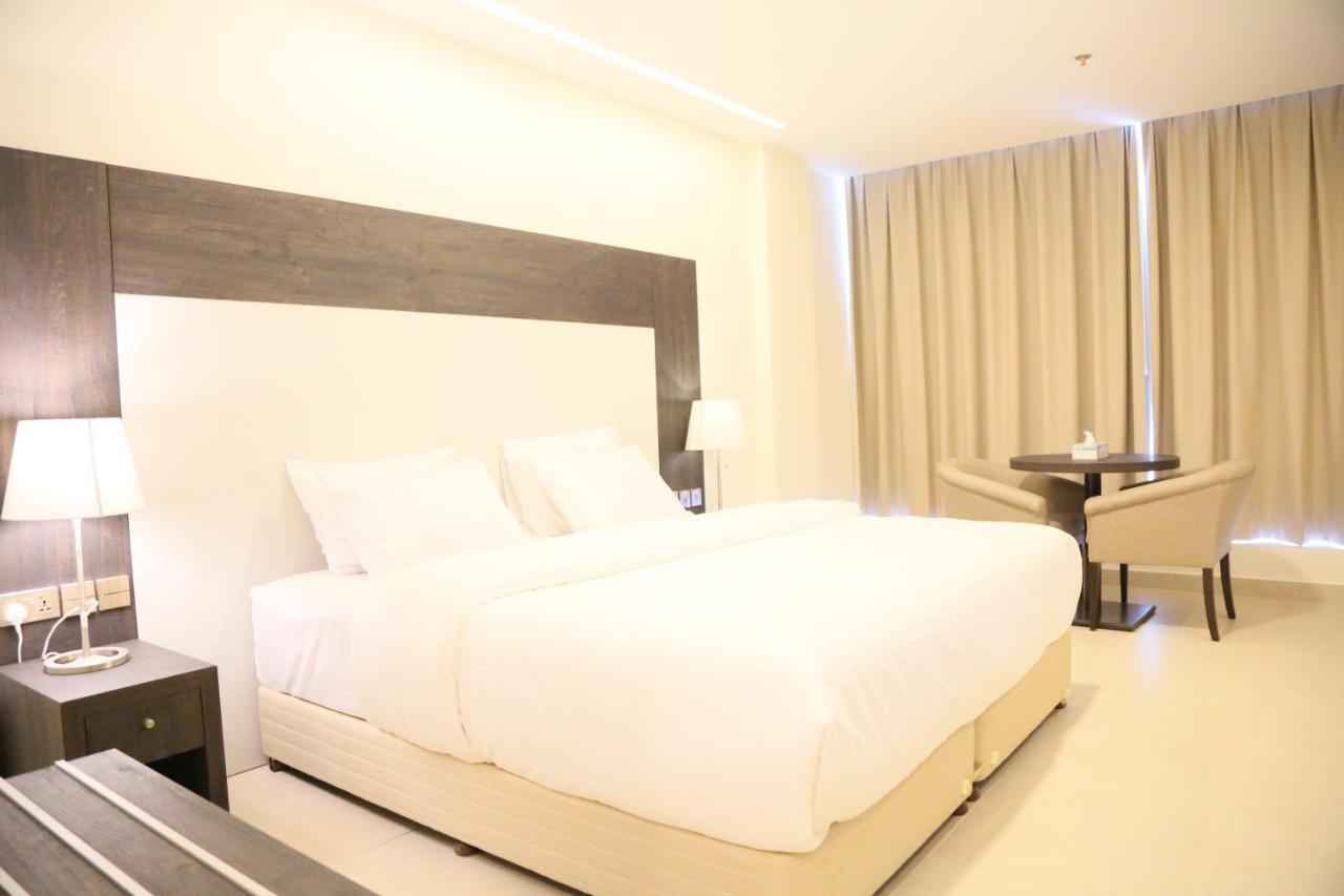 Hotel Manazil Aldar Suhar