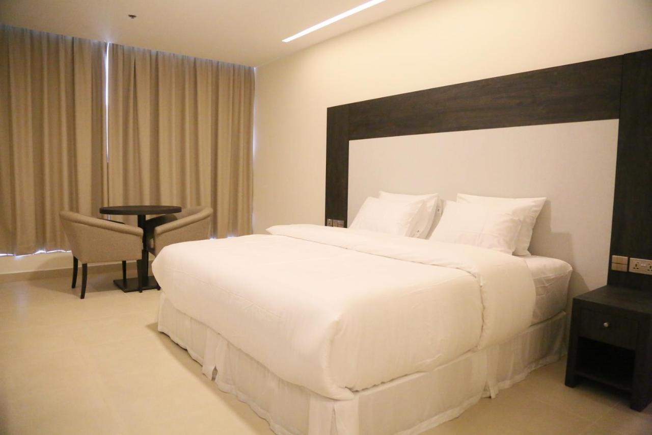 Hotel Manazil Aldar Suhar